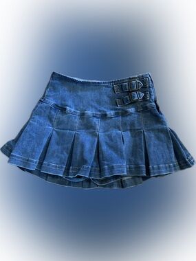 Adorable Pleated Denim Mini Skort with Buckle Detail NWOT